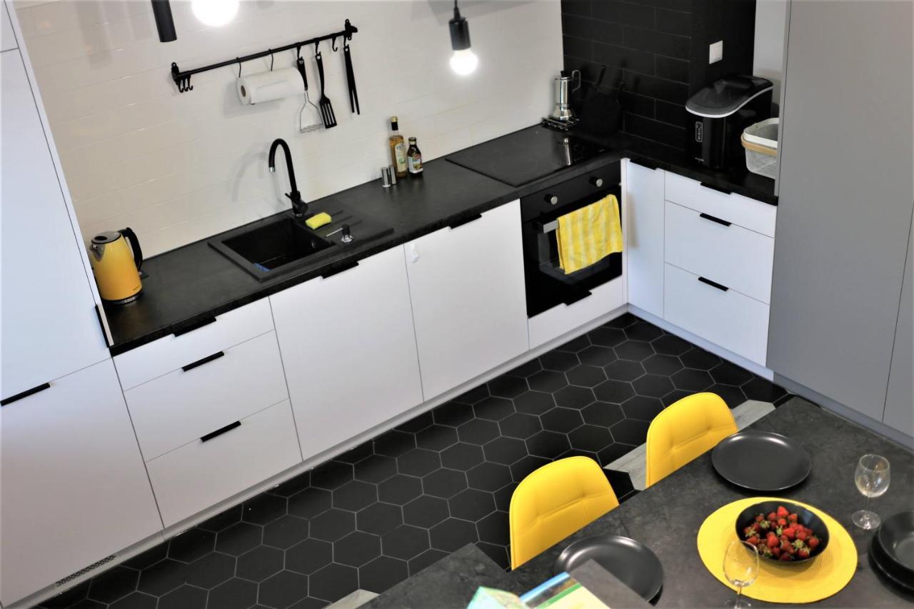 Bieszczadzkie Utulenie Apartment Ustrzyki Dolne Bagian luar foto
